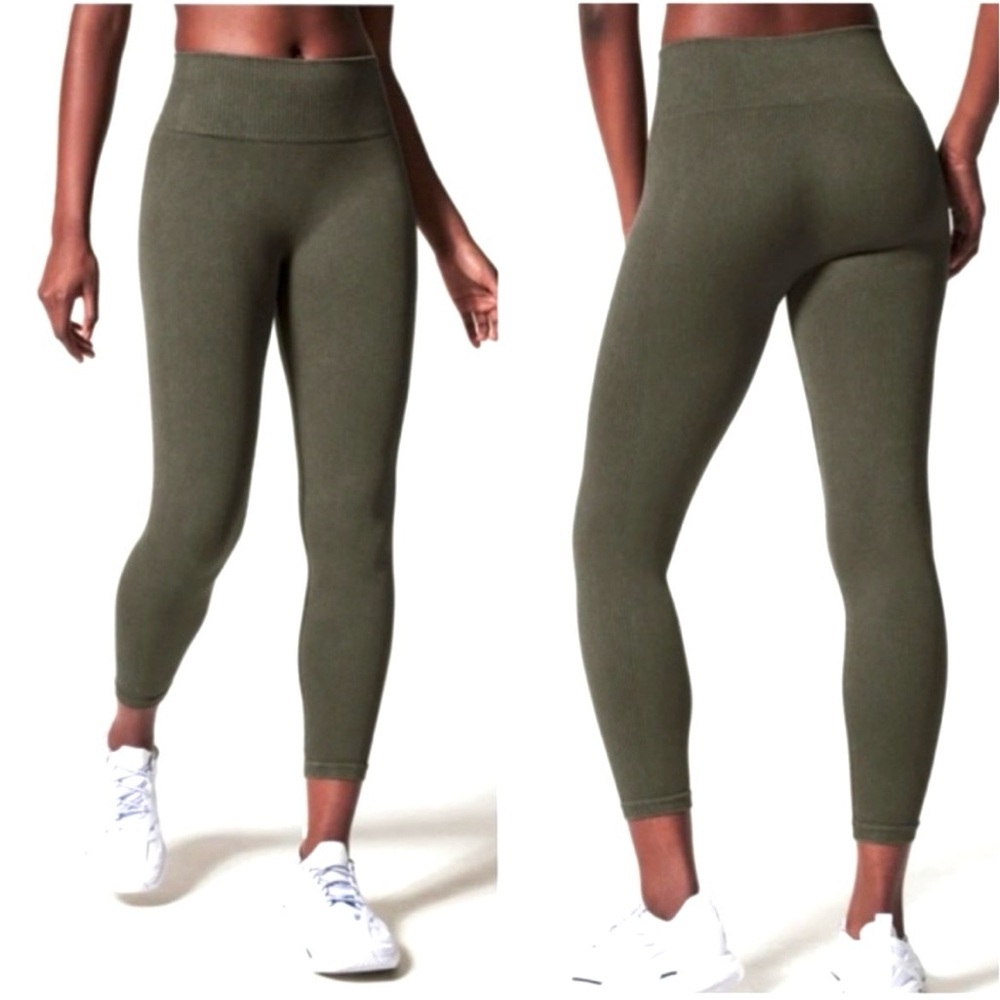 SPANX Soft Stretch Seamless Leggings. Size Small